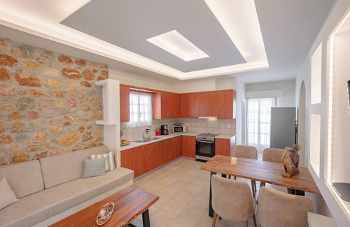 Perissa Apartment | Luxury Two Bedroom Apartment with hot tub - L&E