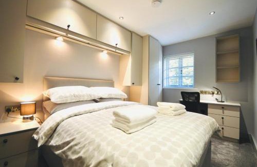 Stoke-on-Trent Apartment | Luxury Two Bed Suite - Walk to Trentham Gardens!