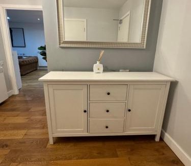 Gascoigne Apartment | Luxury Two Bedroom Apartment