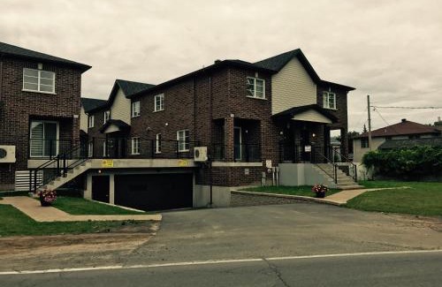 Laval Apartment | Luxury Two Story Villa Unit C