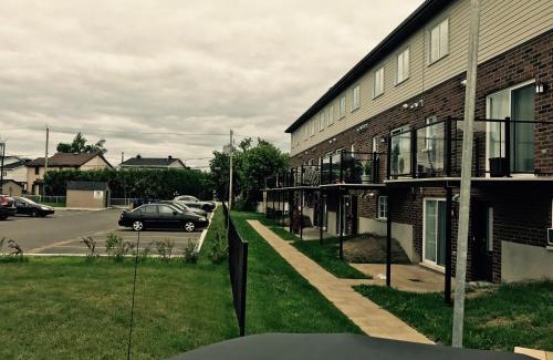 Laval Apartment | Luxury Two Story Villa Unit C