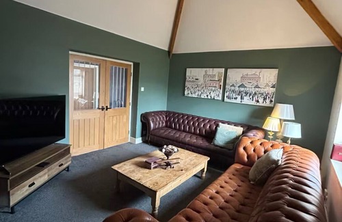 Rugby House | Luxury Unique private 2 bedroom bungalow Rugby