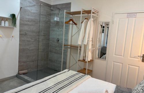 Rustenburg House | Luxury Upmarket Guesthouse 20 on 4th