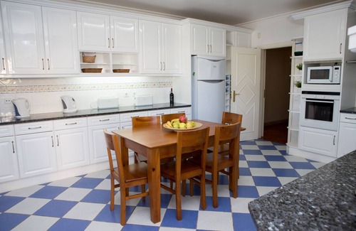 Pata de Baixo Villa | LUXURY VILLA RENTAL - PRIVATE & HEATED POOL