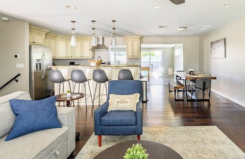 Parkcrest House | Luxury Vacation Home with Private Heated Pool near Old Town Scottsdale