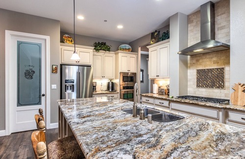 Roseville Villa | Luxury Vacation Villa with Salt water Pool and Spa.