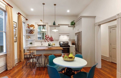 Dixon Park House | Luxury Victorian Retreat | Heated Pool