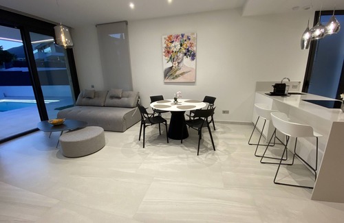 Finestrat House | Luxury villa 10 min. to the beach with pool, garden, 3 bedrooms, 3 bathrooms