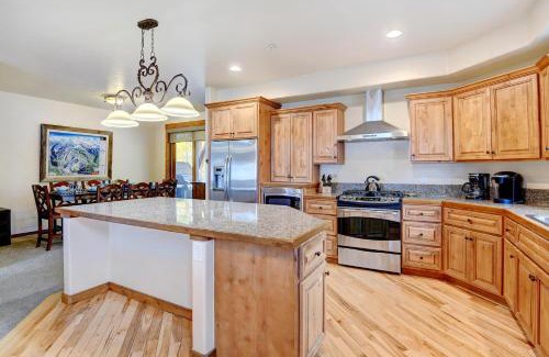 Bear Crossing House | Luxury Villa 865 I Hot Tub I Great Views I Best Price I FREE Adventures Daily