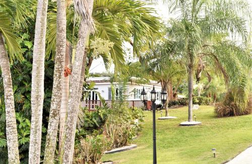 Arenales Altos Villa | Luxury Villa Bonita Sleep 50 +