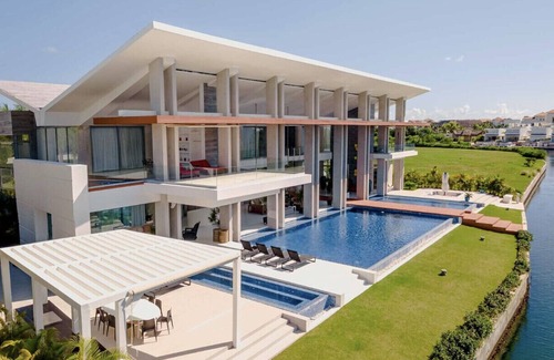 Cap Cana Marina Villa | Luxury Villa Capcana Punta Cana Dominican Republic. Escape into a tropical Oasis
