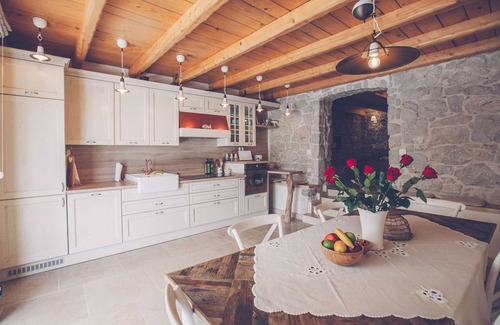 Gabonjin House | Luxury Villa DELUXE with pool and sauna