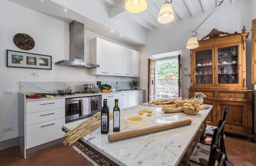 Massa e Cozzile Villa | Luxury Villa Gialla the view of tuscan countryside