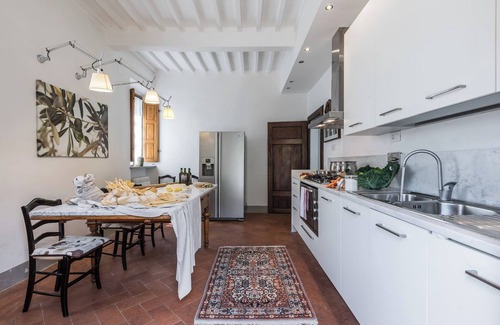 Massa e Cozzile Villa | Luxury Villa Gialla the view of tuscan countryside