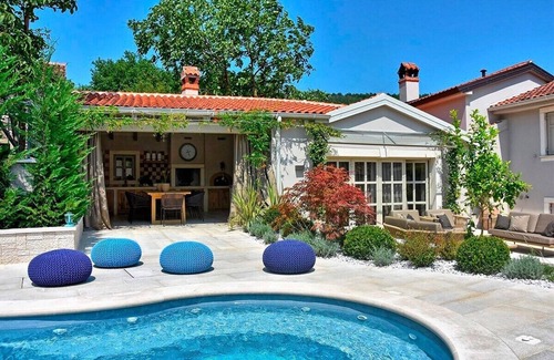 Jakomici Villa | Luxury Villa in Svici