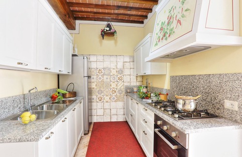 Palaia Villa | Luxury Villa in Tuscany with Pool near Pisa and Florence - Eight Bedrooms 14 pl