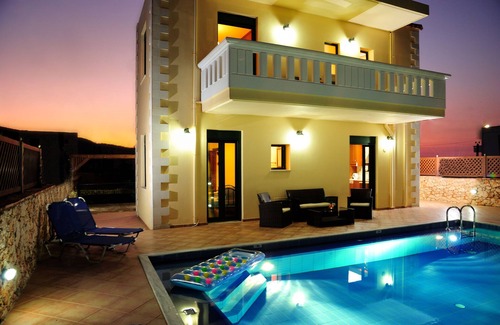 Makhairoi Villa | Luxury villa koules. kalives Chania Creece.almirida