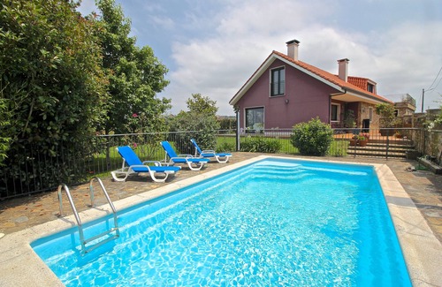 Carballo House | Luxury Villa near the beach with garden and swimming pool