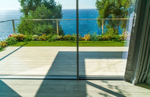 Pentati Villa | Luxury Villa Olives In The Sea