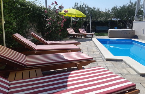 Kastel Stari Villa | LUXURY VILLA PETRA WITH 5 BEDROOMS NEAR SPLIT