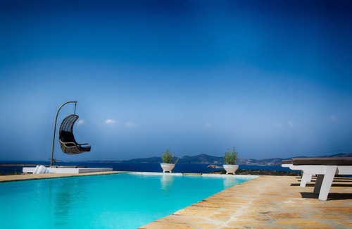 Aliki Villa | Luxury Villa & Private Pool ,Quiet and Charming with Fantastic View
