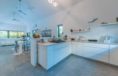 Tamarin House | Luxury Villa Sartelo
