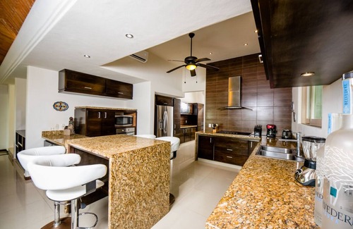 Playacar Fase I Villa | Luxury Villa! Steps from the Caribbean & Beach Access! Quick walk to town, WiFi!