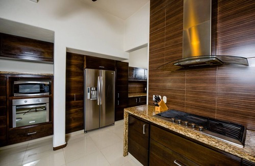 Playacar Fase I Villa | Luxury Villa! Steps from the Caribbean & Beach Access! Quick walk to town, WiFi!