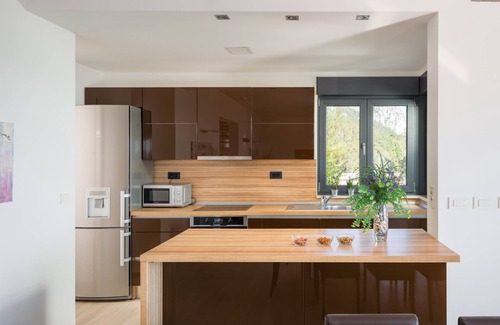 Veliko Brdo House | Luxury Villa View Makarska, private heated infinity pool, Jacuzzi, Gym,BBQ.