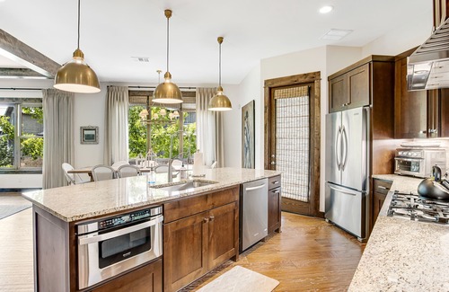 Spicewood Villa | Luxury villa with artful interior & outdoor TV/entertainers dream