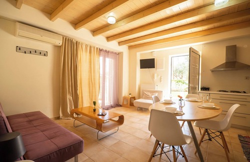 Kolymbari House | Luxury Villa with Pool 'Rodo' -2 bedrooms
