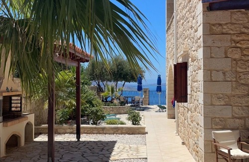 Kokkinon Khorion Villa | Luxury Villa With Seaview