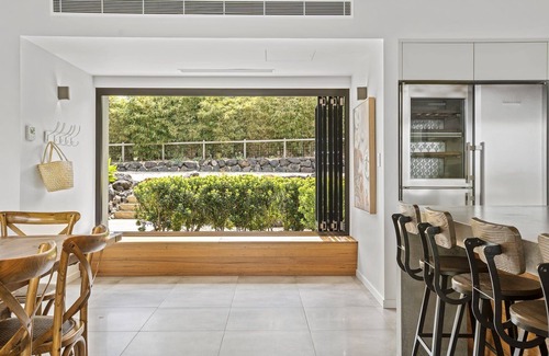 Newrybar House | Luxury Villas Born Kraal (With Car Parking)