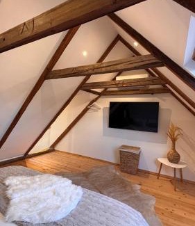 Szigetvar Villa | Luxury Vineyard Retreat with Private Jacuzzi