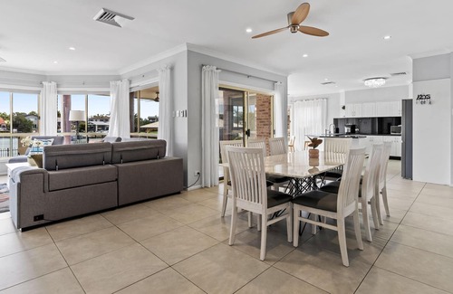 St Huberts Island House | Luxury Waterfront / Pool / Spa / Private Jetty