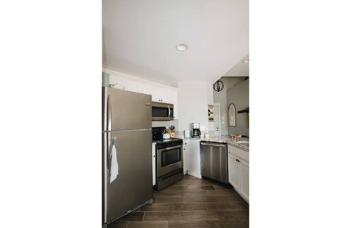 Portage Condo | Luxury Waterfront 2 Bedroom Condo by Lake Michigan