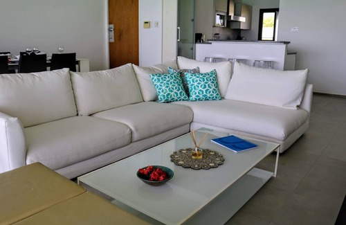 Saint Lawrence House | Luxury Waterfront Condo- Amazing views!