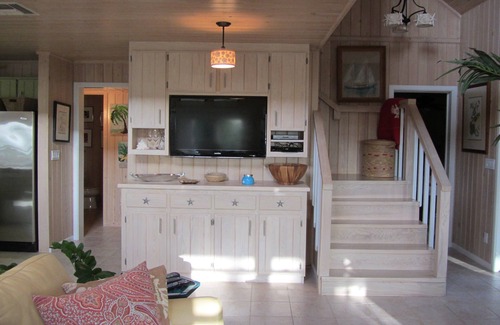 Lubbers Quarters Cay House | Luxury Waterfront Home, Junkanoo Villa, with Private Dockage and Pool
