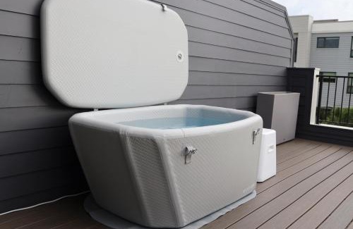Tampa Heights Villa | Luxury Wellness Retreat with Sauna and Cold Plunge