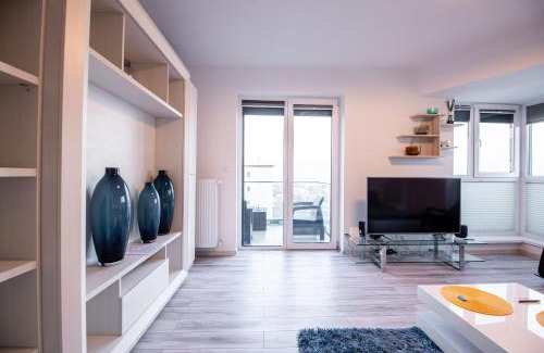 Militari Apartment | Luxury Westpark 2 Presidentialsuite with Lake View W4