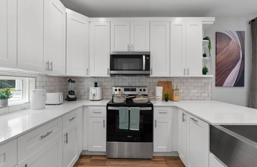 University Hills and Windsor Park House | Luxury Windsor Park Austin Home - Sleeps 12+!