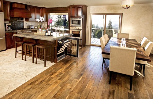 Newberg House | Luxury Wine Country Estate: Hot Tub, Sauna, Fire Pit, Vineyard & Valley Views