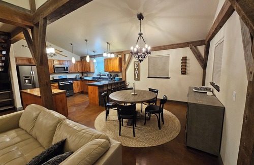 Ramshorn View Estates House | Luxury Winter Ski Vacation Retreat in Big Sky - Hot Tub