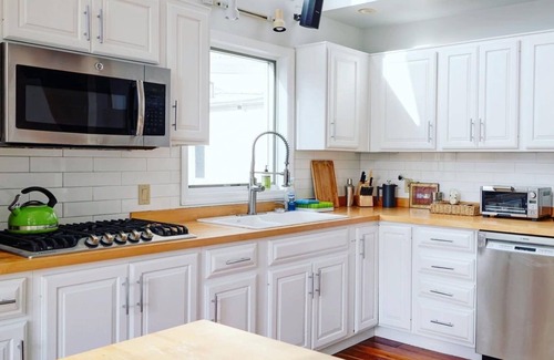 Zena House | Luxury Woodstock Family Retreat with pool/hot tub