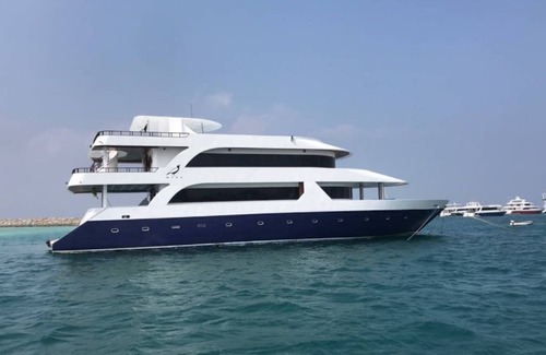 Vaavu Atoll House | Luxury yacht for diving trips