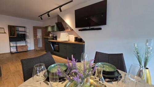 Muhr am See Apartment | Luxus Ferienwohnung Himmel und SPA mit privater Sauna und Wellnessdusche inkl Wifi und Parkplatz für 4Personen