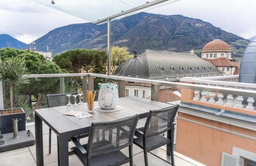 Merano Apartment | Luxus Penthouse mit Terrasse, Garage, Fahrradraum und Infrarotsauna