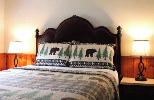 Lake Luzerne-Hadley Hotel | Luzerne Court Motel