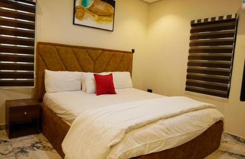 Oshodi-Isolo Apartment | LV-21 Apartment Luxury & Cozy 1 bedroom Self Check-In Apts near Airport