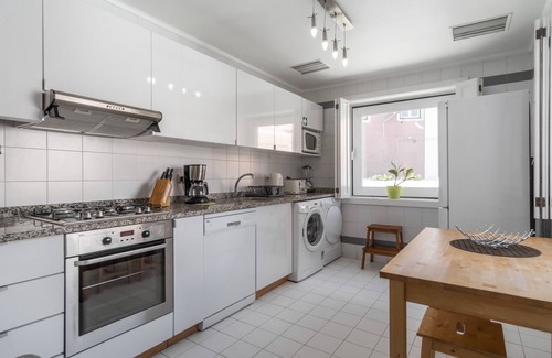 Sacramento Apartment | LV Premier Chiado CH1- Balcony, Central, Elevator